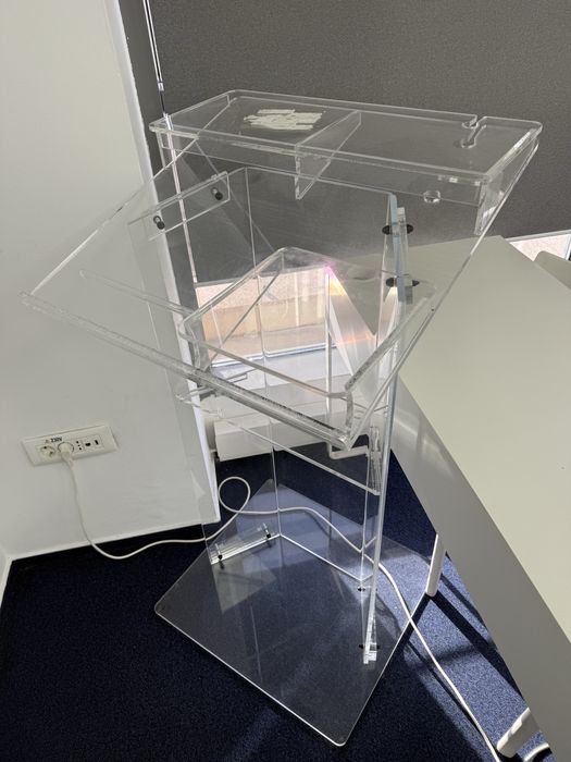 Pupitru plexiglass
