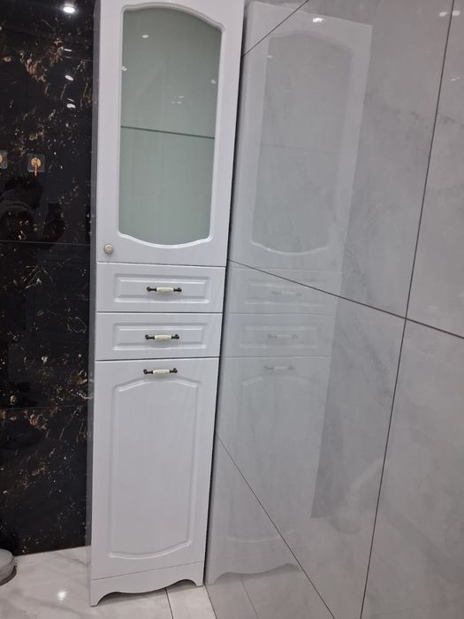 Продается шкаф пенал