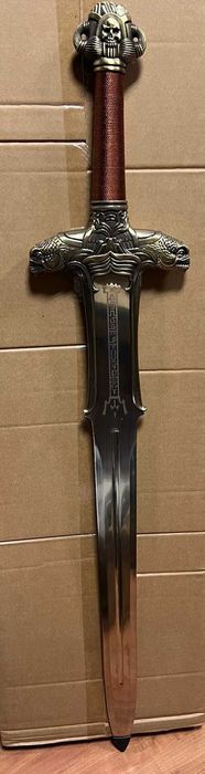 Меч с поставка Конан Варварина Conan the Barbarian Atlantean Sword