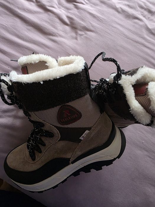 Продаются новые кроссовки