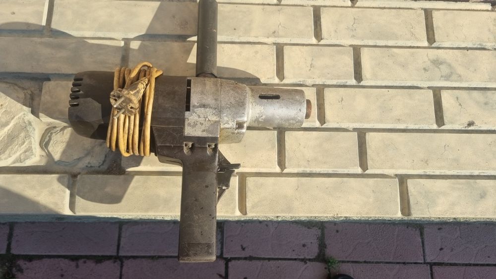 Дрель мощная низкоборотистая