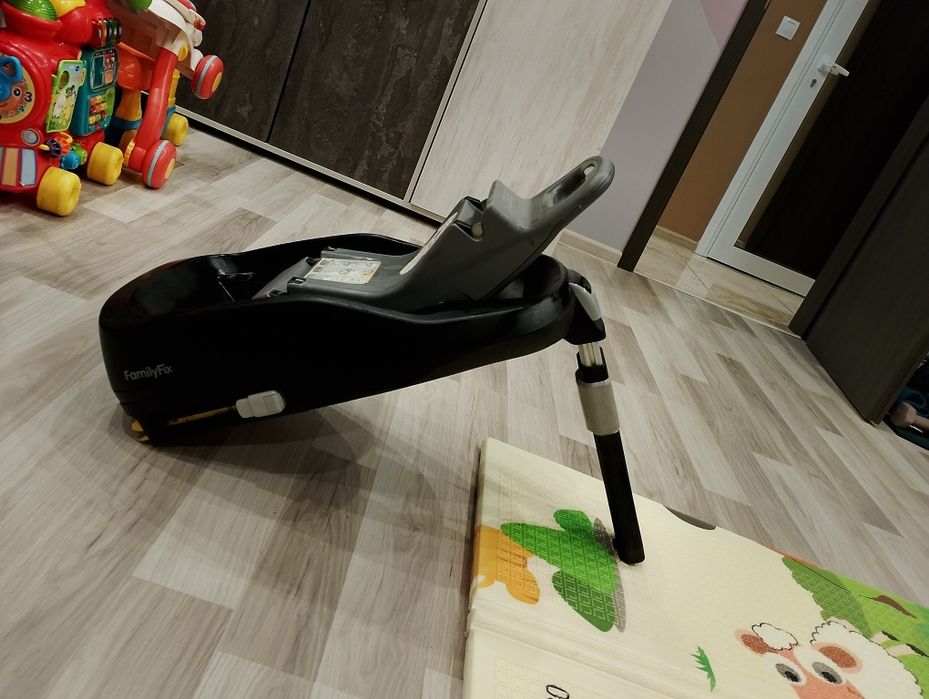 Maxi Cosi  кошница със база isofix