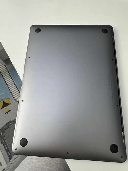 Apple Macbook air m1, 13.3’’, A2337 - ca nou, foarte bine ingrijit