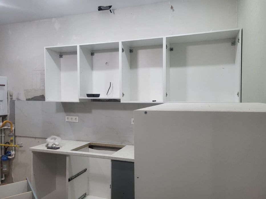 Продаю недостроенную кухню