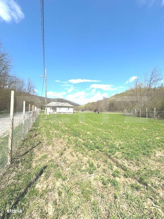 Casa de vanzare, 2 camere, 79 mp - Valea Garboului