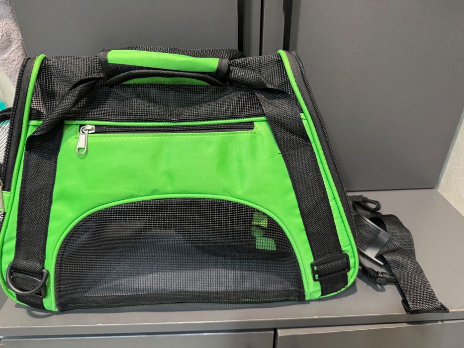 Переноска для собак и кошек