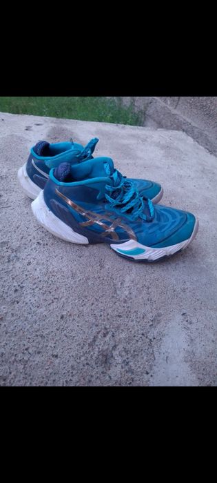 Продам Кроссы в отличном состоянии