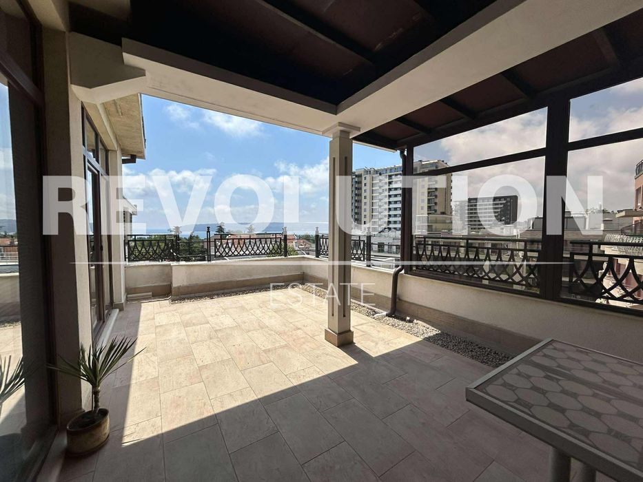 Тристаен апартамент в района на Бриз!