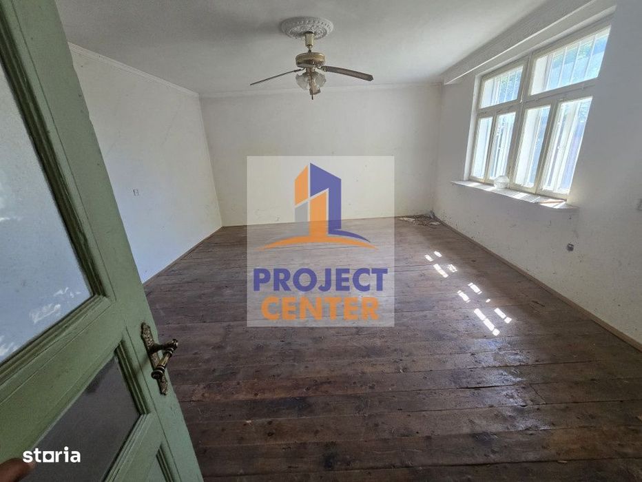 Casa cu 4 camere, anexa si teren de 1416 mp in Leordeni