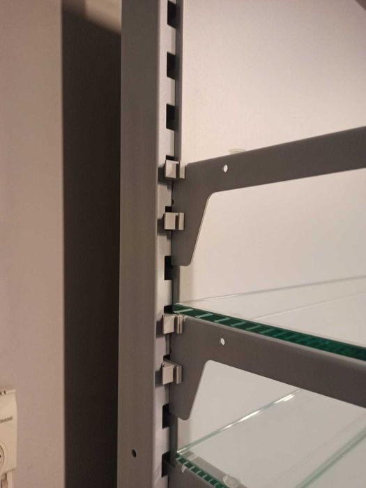 Raft metalic modular cu polite de sticla