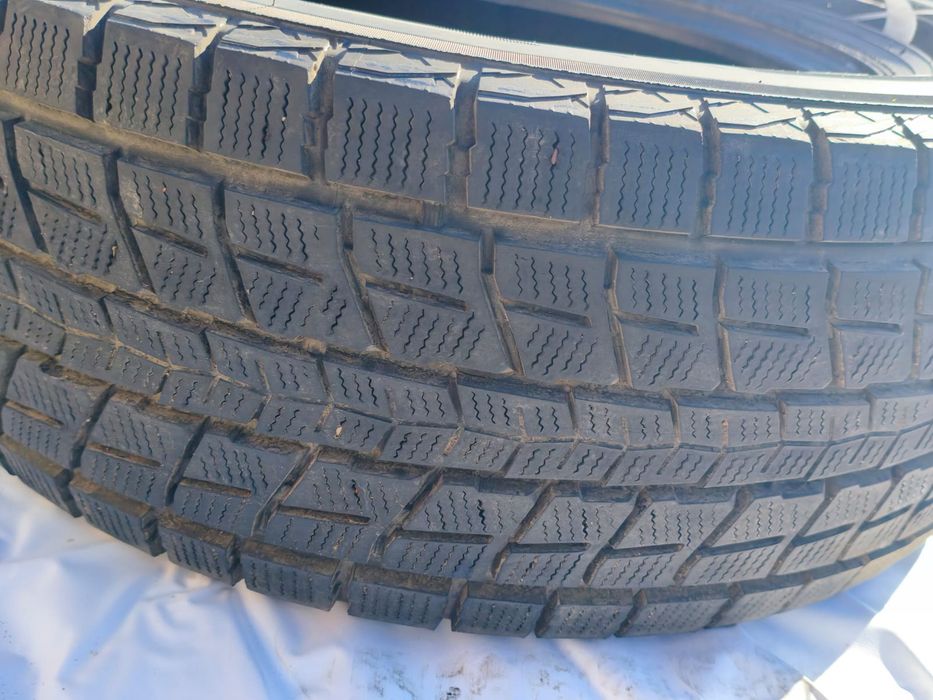 Продам зимние шины 285/60R18