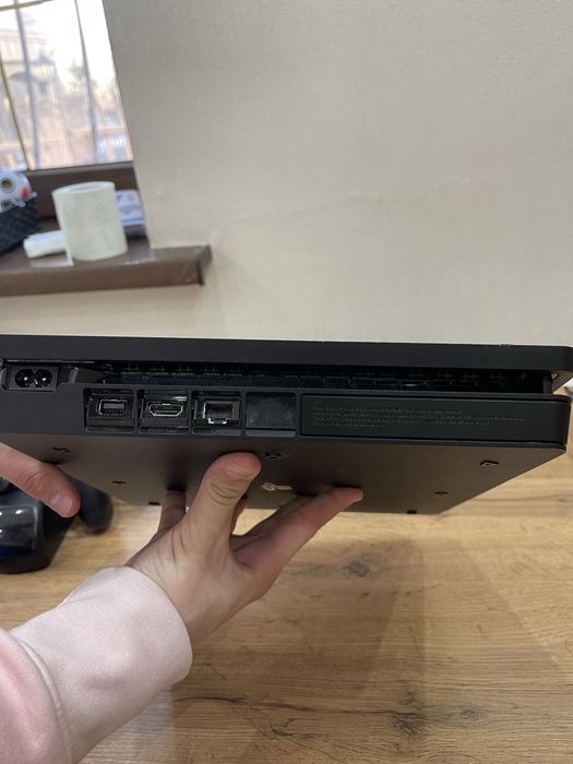 Playstation 4 slim, 2 джойтика