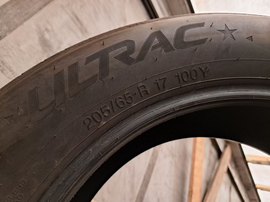 2 anvelope 205/65 R17 Vredestein dot 2023