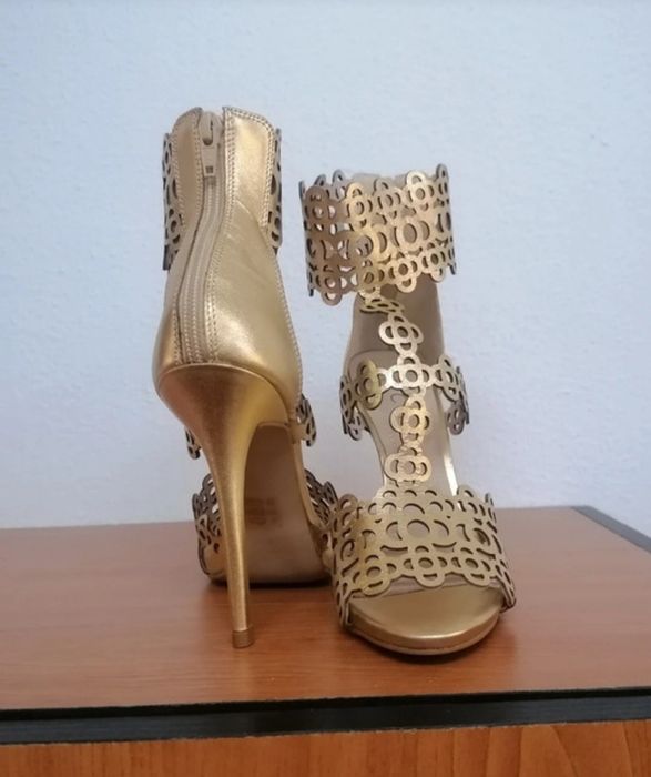 Sandale aurii din  piele, marca Epica