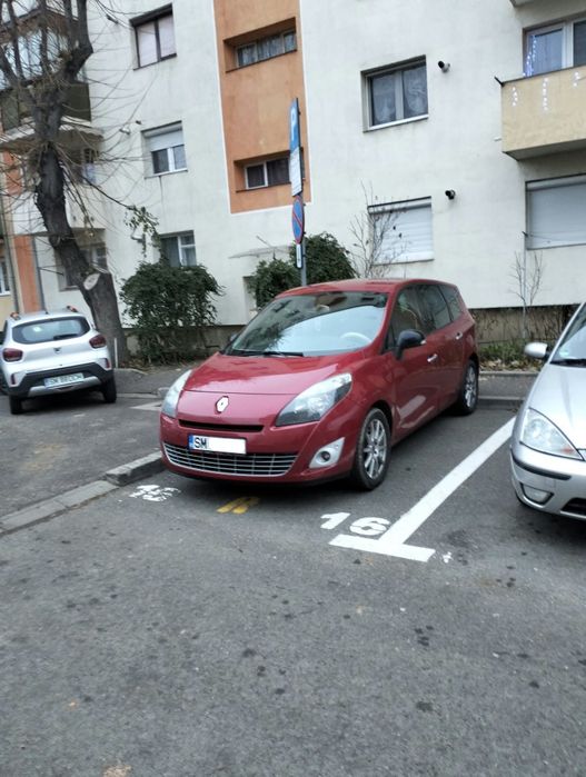 RENAULT Grand Scenic 2012 — imagine 1