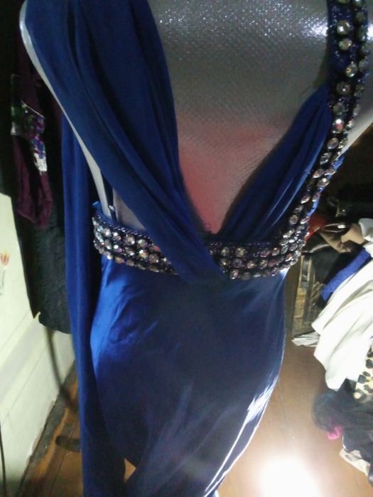 Вечерние женские платья