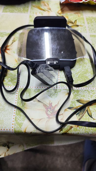 Табло дисплей за предно стъкло, HUD, с двоен GPS и OBD2 система, C1