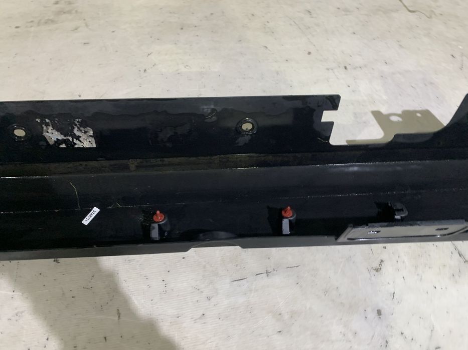 Prag stanga Mini CooperClubman F54, 2016, 2017, 2018, 2019, 2020, 2021, 2022, cod origine OE 51778072574.