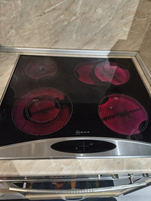 Фурна с котлони за вграждане