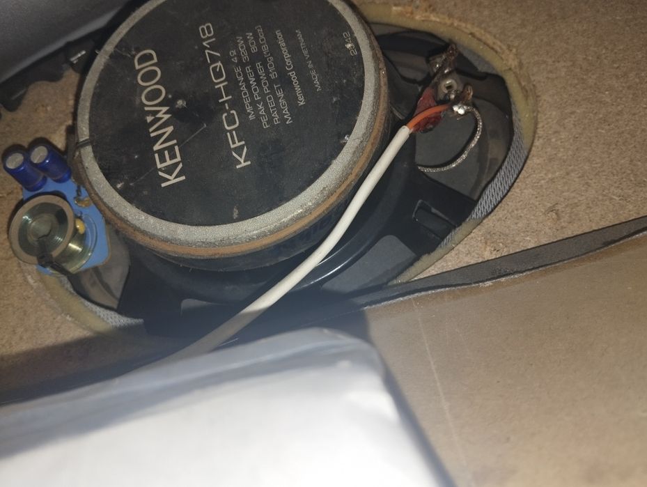 Damas manitor va kalonka Kenwood sotiladi