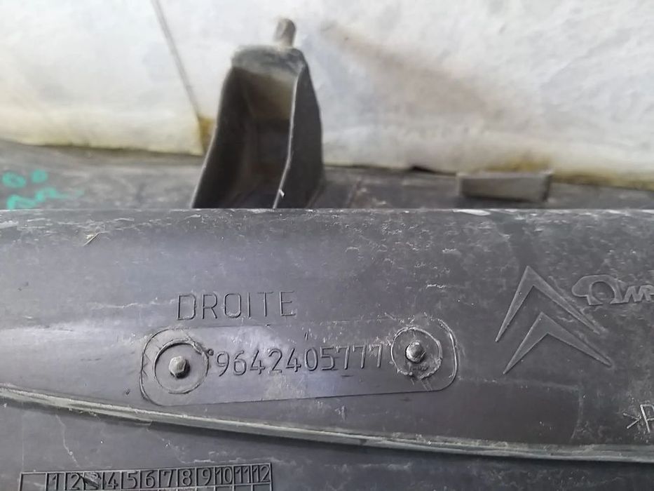 Grila stergator dreapta citroen berlingo 9642405777