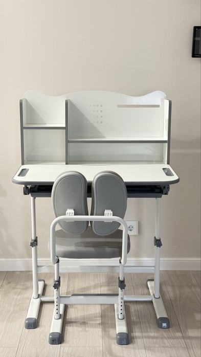 Растущая детская парта-трансформер со стулом