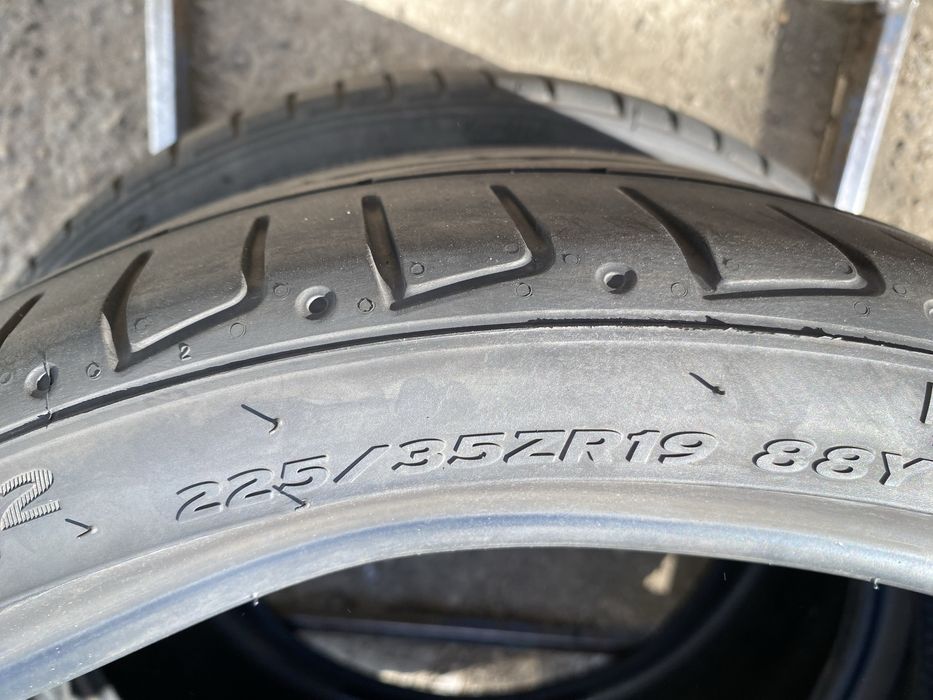 225/35/19 пара бу ханкок