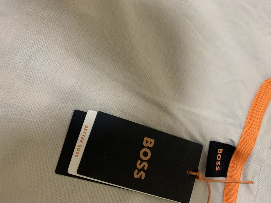 Продам мужскую футболку BOSS в новом состоянии