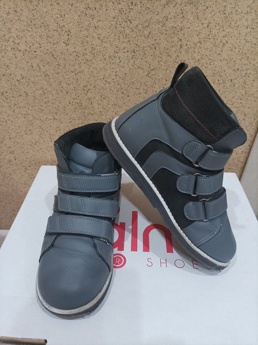 Ботинки весна р.35