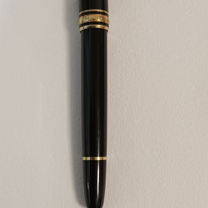 Stilou  Montblanc  meisterstuck