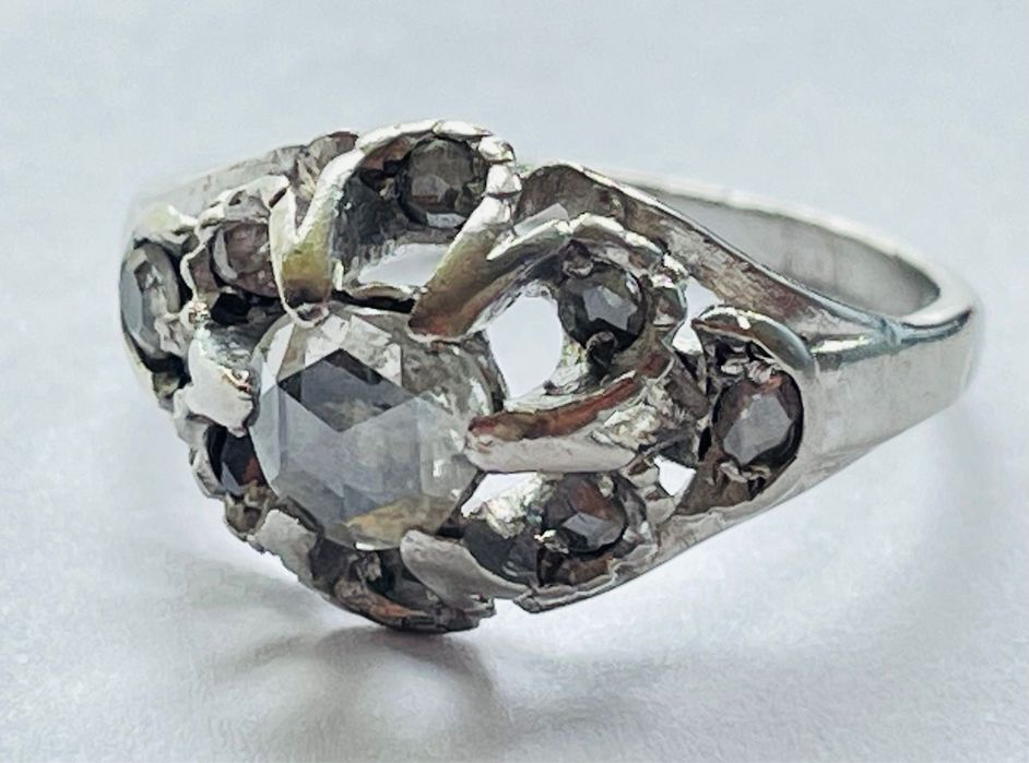 Inel vintage platina cu diamant central de peste 0,5 k