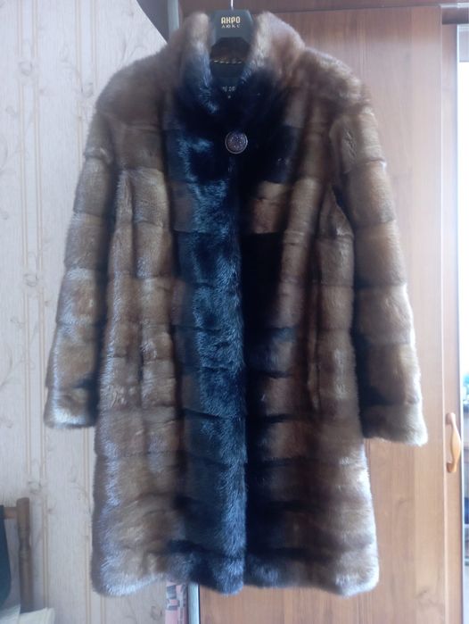 Продам шубу в отличном состояние