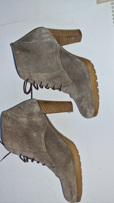 Ghete din piele intoarsa cu toc de 8cm