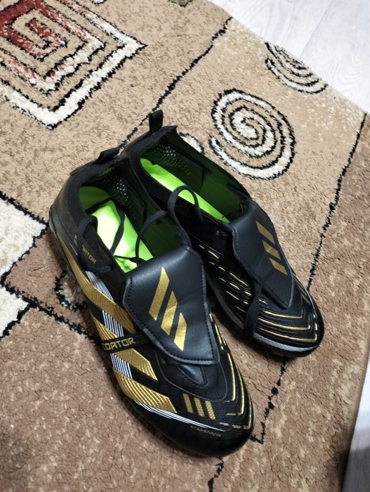 Подростковые бутсы футбольные