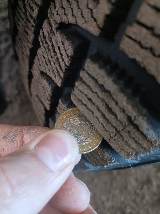 Продам зимние шины с дисками