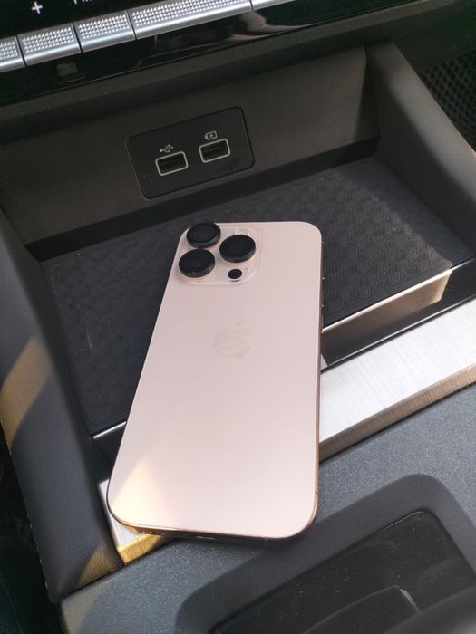 Продам айфон 16про