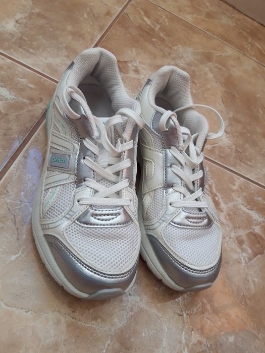 Adidași fete Benche 33