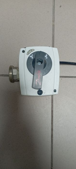 Boiler 300 L cu o  serpentina și rezistența electrică