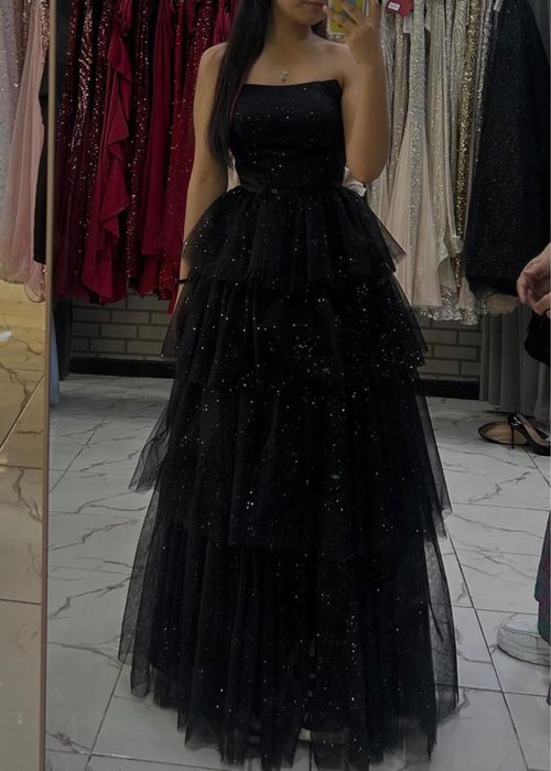 Красивое черное платье