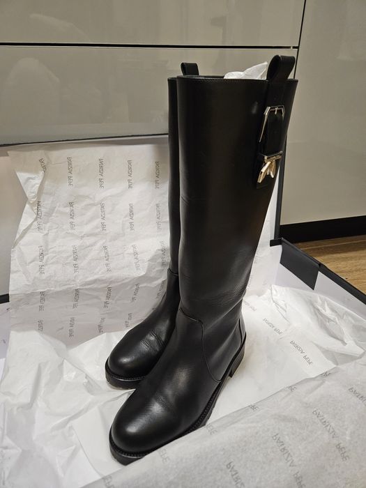 Оригинални Кожени Ботуши Patrizia Pepe.
Цвят: Черен. Заоблен връх. 
За