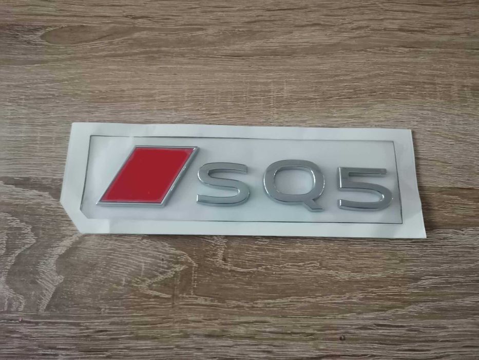 емблема Audi SQ5 нов стил сребристо с червено