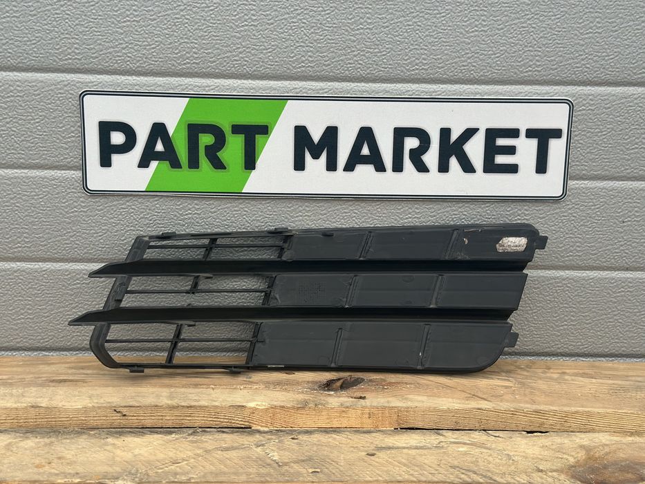 Дясна решетка AUDI A7 C7 4G8807682