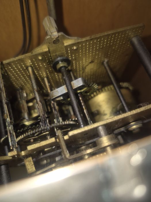 Продам недорого часы с боем