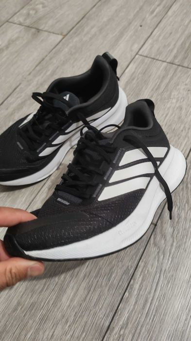 Кроссовки новые adidas j
