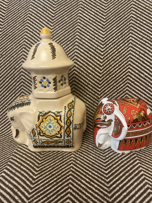 Фарфоровые чайницы-слоники
