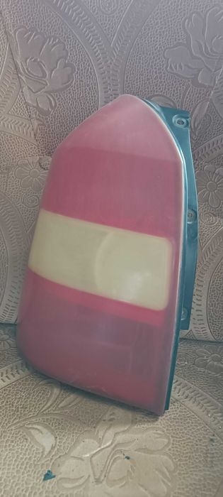 Продам заднюю фару