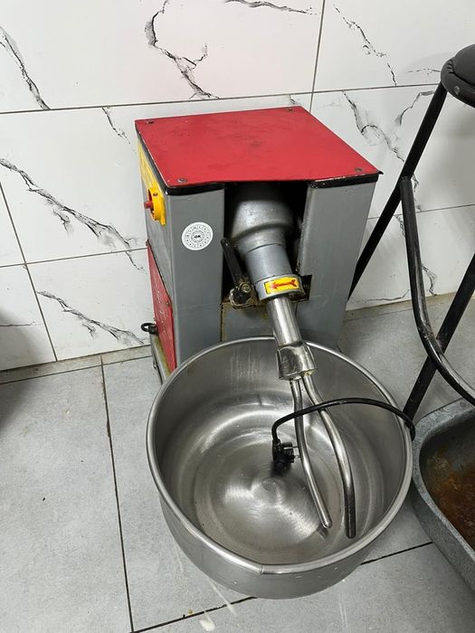 Продам тестомес.