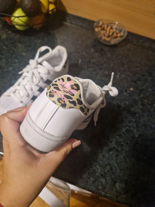 Adidas super star marimea 35 jumate