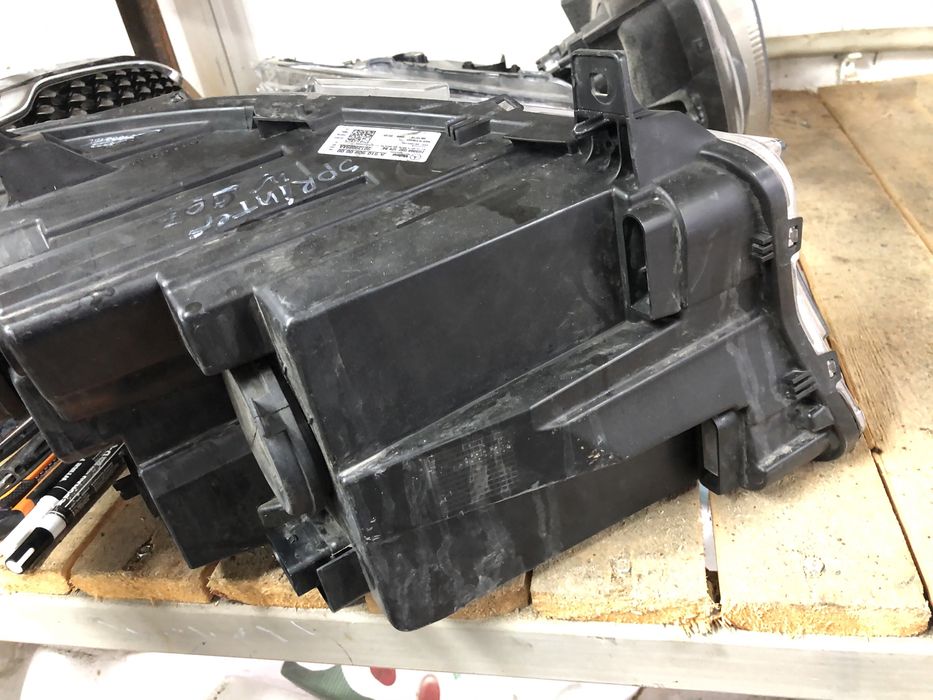 Фар Mercedes Sprinter 2018-