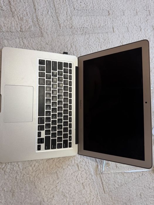 MacBook Air — в хорошем состоянии